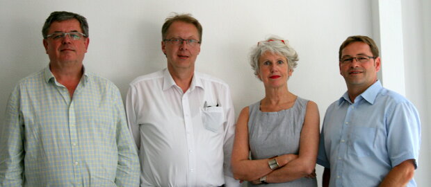 Gruppenbild: Thomas Pirsig und Birgit Görres vom Dachverband Gemeindepsychiatrie sowie Thorsten Becker und Dr. Harald Freter vom BdB